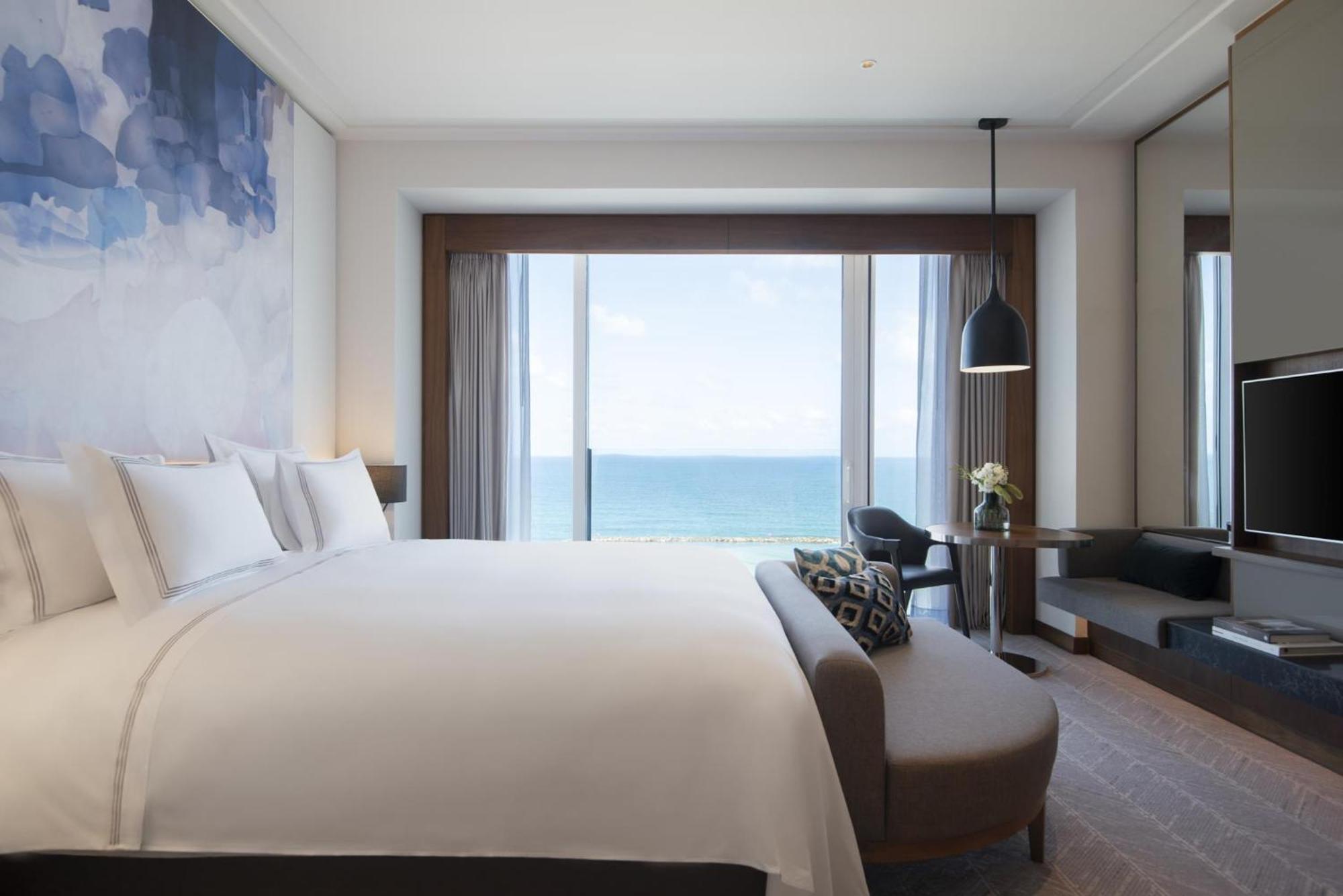 Deluxe Sea Front Room
