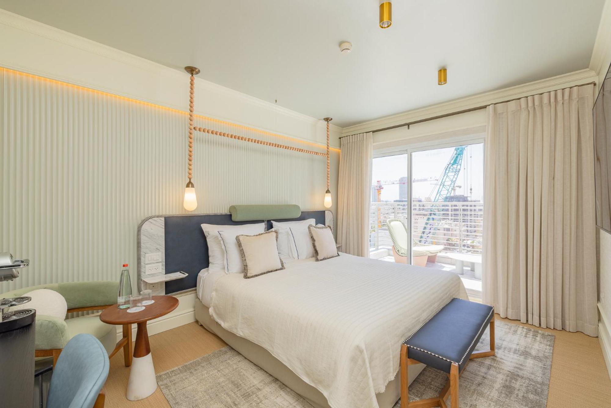 Deluxe Double Room Side Sea View