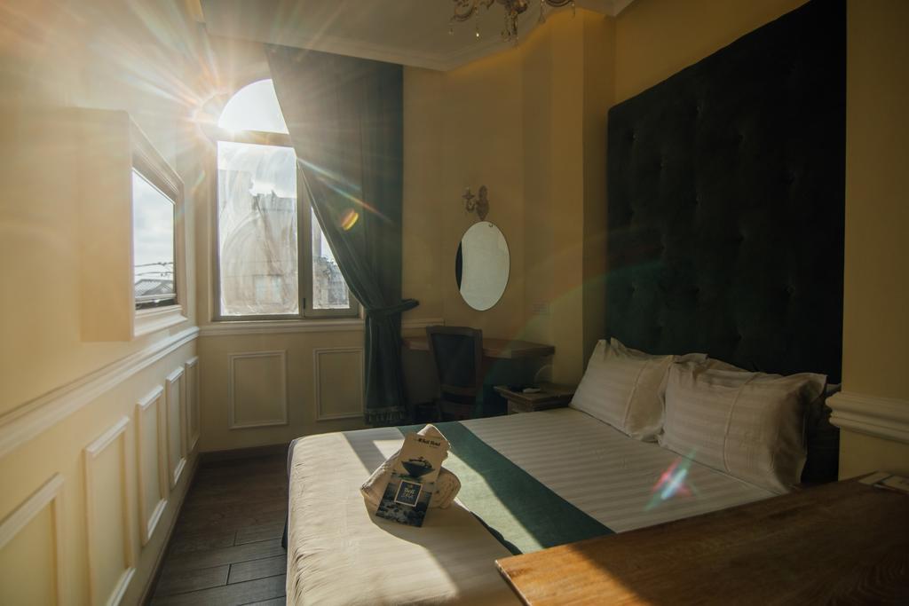 Doppel- oder Zweibettzimmer